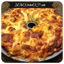 Position an oven rack in the center of the oven and preheat to 400 degrees f. Pepperoni And Cheese Pizza Pull Apart Bread Tailgate Sundaysupper In The Kitchen With Kp