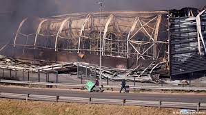 Rioting continued in the south african port city of durban on tuesday, june 13, following a weekend of unrest that saw shopping centers in the area ransacked.video here shows the watercrest mall in durban, which was pilfered by looters on sunday. Bcpr58jqw6 E0m