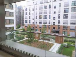 Geschmackvolle wohnung mit drei zimmern sowie balkon und einbauküche in frankfurt am main. 3 Zimmer Wohnungen Oder 3 Raum Wohnung In Frankfurt Mieten