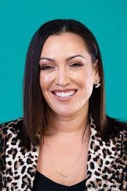 Kerri Jones's Instagram, Twitter & Facebook