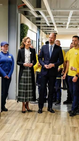 A conversation at the checkouts with a much bigger story behind it., At  IKEA Belfast, hearing how @homewardsuk’s NEON (New Employment Opportunities  Network) is helping young people at risk of ...