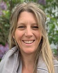 Leslie Stephenson's Instagram, Twitter & Facebook