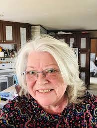 Deborah Gustin's Instagram, Twitter & Facebook