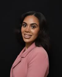 I am super excited to announce that I will be one of the hosts for the  Dubai Mum Awards 2025 with @lifecoach4mums ❤️ Details are as follows: Date  & time: 15th February