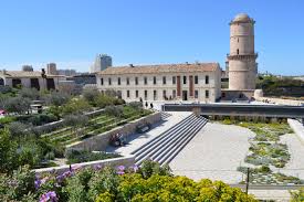 Les Espaces Du Fort Forment Le Jardin Des Migrations Qui Evoque A Travers Une Succession De Seize Tableaux Le Brassage Des Paysagiste Paysage Urbain Jardins