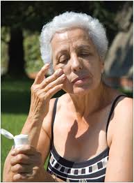 Canadians confused and conflicted over sun protection products