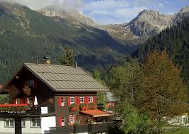 Bis dahin bleiben sie gesund und vernünftig und bleiben sie zu ihrer eigenen sicherheit zu hause, um eine weitere verbreitung einzudämmen. Kleinwalsertal Ferienwohnungen An Der Bergbahn Ferienwohnungen Kessler In Mittelberg Kleinwalsertal Maxhutte Am Walmendinger Horn