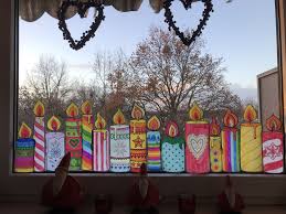 Das kollegium der herbeder grundschule macht sich stark dafür, dass diese zweizügigkeit. Fensterdekoration Mit Den Kerzenvorlagen Von Bine Brandle Fensterdeko Weihnachten Basteln Fensterbilder Weihnachten Basteln Fensterdekoration