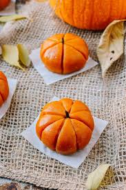 Pumpkin Mochi With Pumpkin Filling Recette Cuisine Et Boissons Gateaux Et Desserts Et Nourriture