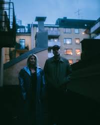 Here's a small list of songs that may decide to sing, including the name of the corrisponding album for each song: Stig Brenner Unge Ferrari On Twitter Stig Brenner X Mollysanden Fredag