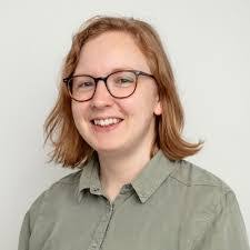 Deborah Fish's Instagram, Twitter & Facebook