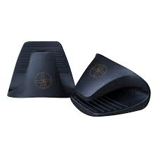 Check out our oven glove set selection for the very best in unique or custom, handmade pieces from our pot holders shops. The Windmill Premium Oven Glove Set The Windmill Cast Iron