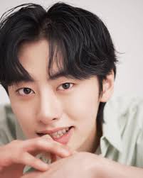 ส่องประวัติ