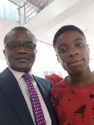 Wow 👏🏽 👏🏽 Nigerian Secondary School student, Philemon Igbokwe found a  lost mobile phone and found a way to locate the owner and give it back !!  has been gifted N340,000 after