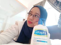 Cetaphil crema hidratante retiene el agua de la piel y evita la pérdida de humedad. Cetaphil Gentle Skin Cleanser Untuk Semua Jenis Kulit