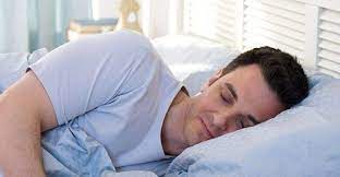 تفسير حلم التحدث مع شخص اعرفه للعزباء والمتزوجة Pillows Photo Pillows Pillow Inspiration
