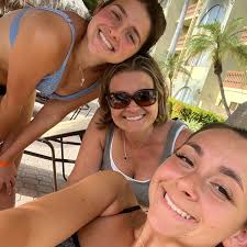 How lucky am I to have something that makes saying goodbye so hard ♥️