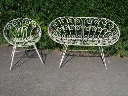 G174 Vintage French 1960 S Wrought Iron Garden Chair And Bench Set La Belle Etoffe Garden Chairs Wrought Iron Outdoor Furniture Vintage Metal Chairs