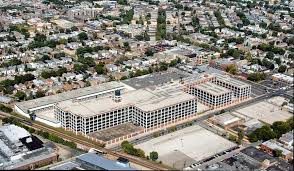 Visit the crate and barrel housewares and furniture store in schaumburg, illinois. Crate And Barrel Leases Space At The Fields In Chicago