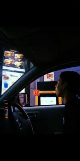 Bagi sebagian orang, nyetir mobil malam hari terasa nyaman dan menguntungkan lantaran jalanan yang cenderung lenggang. Pin Oleh Atia Feby Di Hang Out W Boys Di 2021 Perjalanan Malam Fotografi Fotografi Malam