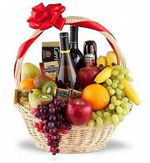 25 Themed Gift Basket Ideas For Women Men Families 7 Fruit Basket Gift Fruit Basket Diy Gift Fruit Baskets Diy