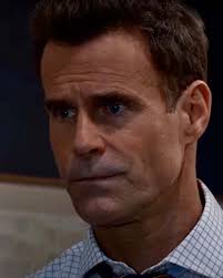 Entertainment Reporter Lesley Robins to Guest