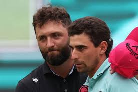 Tiger Woods "LOOKS HUGE" in first public sighting in over a month