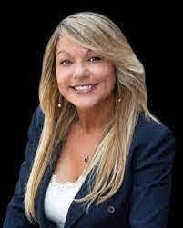 Gina Bollinger's Instagram, Twitter & Facebook