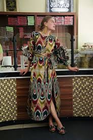 Dengan permintaan pasar yang besar, baju pengantin yang semakin banyak, maka tidak ada salahnya jika anda melihat beberapa ulasan tentang persiapan pernikahan chinese lengkap. 240 Ide Jahit Ideas Fashion Batik Dress Batik Kebaya