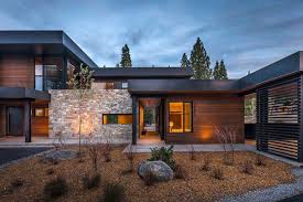 Lodge Like Mountain Home Offers A Peaceful Retreat In Tahoe In 2020 Mountain Home Mountain Home Exterior Fireplace Facing