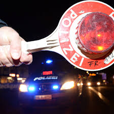 Mehrere stunden nach tödlichen schüssen in espelkamp nimmt die polizei den mutmaßlichen täter fest. Verfolgungsjagd In Espelkamp Autofahrer Auf Drogen Flieht Vor Polizei Minden
