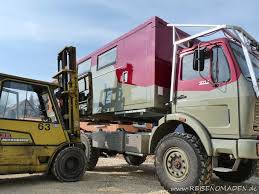 Mercedes 1017 Reisemobil Offroad Fahren