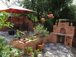 Toll Fur Den Hof Grillplatz Im Garten Garten Gartengestaltung
