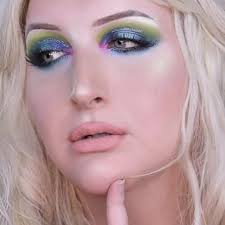 Looks like someone taught Stacy how to do her makeup.. much better! Still  don't like Lydia