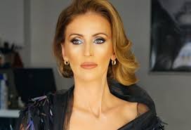 Miranda Hashani i'a kalon edhe modeleve me poza