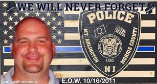 Thanking Officer Joe Staszak for his service