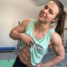 Not only was this one of my favorite sessions ever to film, but this was also one of my favourite video to make.more toma, videos, podcasts, & programming ht. Loredana Toma Instagram Loredana Toma 63kg Romania 21 Y O 100kg Snatch 2017 Heshtja Eshte Arma Ime Durimi Do Jete Shperblimi Im Photo By Group Exelent