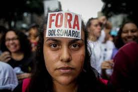 Pedidos por impeachment do presidente se multiplicam pelo país. Bolsonaro Volta A Criticar Protestos Pela Educacao