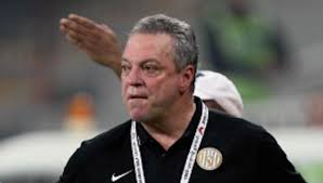 Desde niño se dedica a la música teniendo éxito en varios eccenarios de santiago, incurcionando rápidamente en la television. Al Jazira Coach Abel Braga Wary Of Al Wahda S Response To Jorge Valdivia Suspension Sport360 News