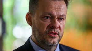 Migaľ je ochotný podporiť zrušenie transakčnej dane. S prezidentom  momentálne nemá žiadny vzťah, tvrdí