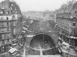 La Ratp Numerise Ses Archives Contenant Des Milliers De Photos Et Videos Info Histoire Com Metro Paris Metro Parisien Vieux Paris