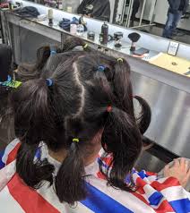 Prévention, dépistages, progrès médicaux, radiothérapie, chimiothérapie. Couper Ses Cheveux Pour La Bonne Cause Marcelle