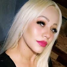 Jasmin Andrade's Instagram, Twitter & Facebook