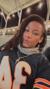 Hi all! I just wanted to introduce myself and share a photo I took. I make  Custom Bears Shoes. I'm from Chicago and I Love my Chicago Bears 🐻 ⬇️ALL  DAY🤪 My