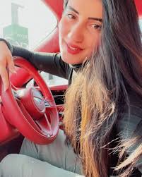 Zara Logan (@zaralogan_1995) • Instagram photos and videos