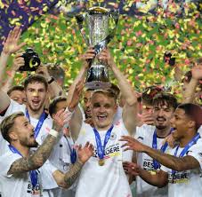 Das em 2021 eröffnungsspiel wird im olympiastadion in rom ausgetragen, angepfiffen wird die partie um 21 uhr deutscher zeit (= mesz). Rxq Bxaxosq7gm