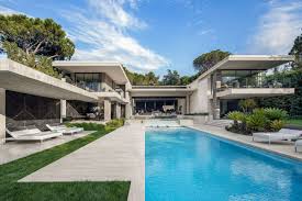 10 Beautiful Modern Houses Located In France We are looking for kerala style home elevations, kerala style floor plans, modern style house elevations, and modern style home interiors.