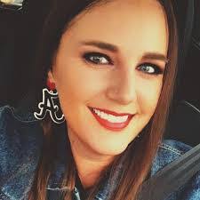 Sarah Novak's Instagram, Twitter & Facebook