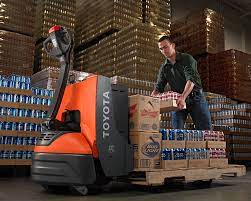 Maneuvering problems will not be on your list of worries anymore. When To Use Electric Pallet Jack Vs Manual Pallet Jack Toyota Forklifts