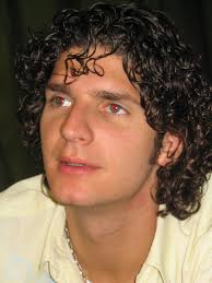 Többek közt azt is elárulta, párja holmijai még mindig a közös otthonukban vannak, így szó sincs arról, hogy külön élnének. Az Utolso Maganszam Nagy Laszlo Cirkuszaban Jochapress Jocha Karoly